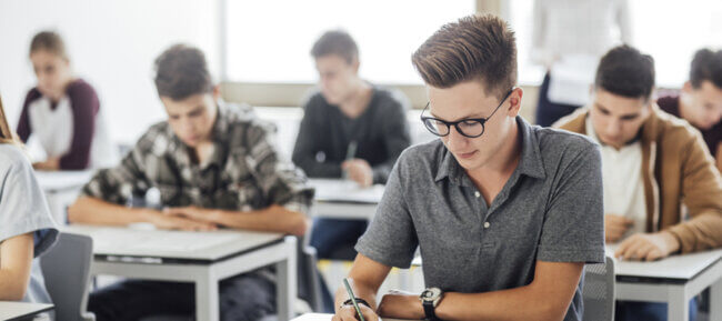 Visual vs. Written Content: Which Is Better? | UpReach Learning